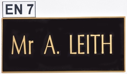 Name plate black gold - gold, text